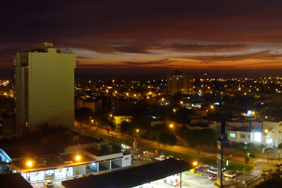 Atardecer sobre Magdalena del Mar desde el departamento