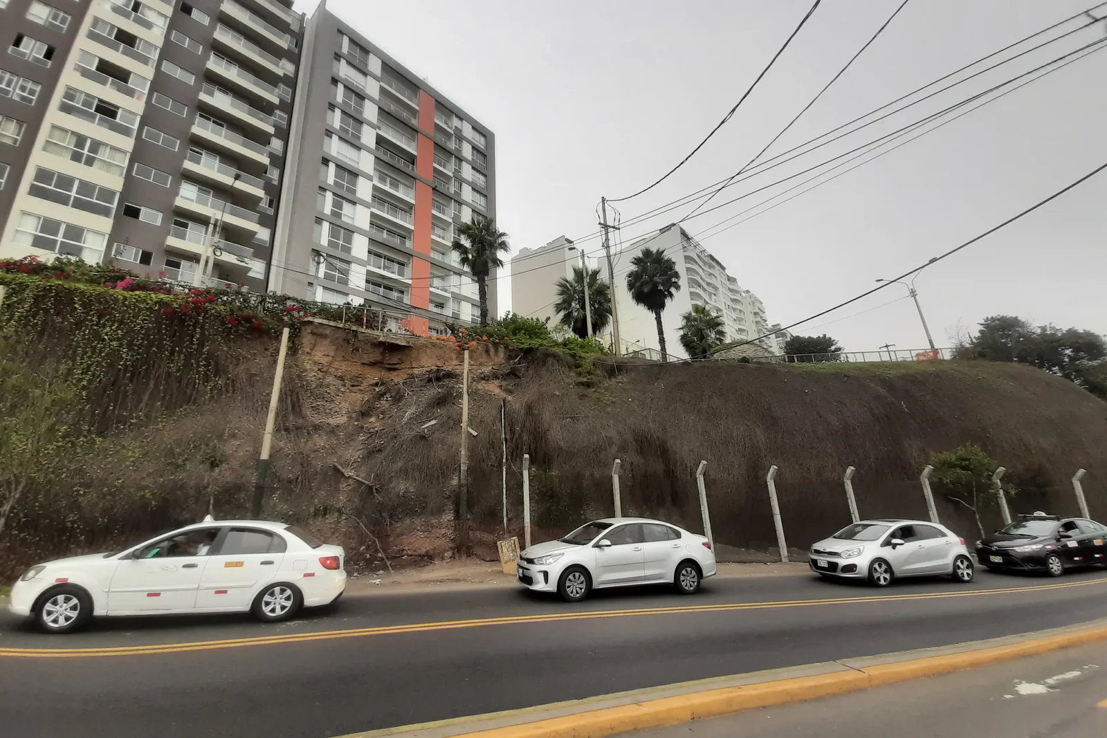 Edificios frente al Malecón Grau