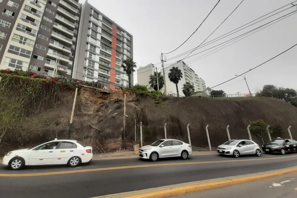 Edificios frente al Malecón Grau